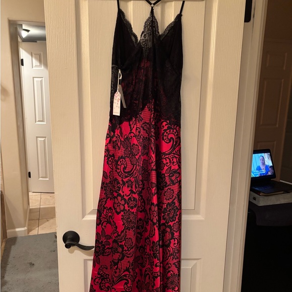 Jonquil In Bloom Nightgown - Picture 3 of 3